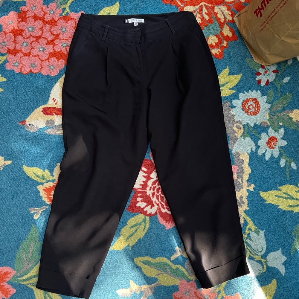 Jennifer Lopez Black Capri Pants